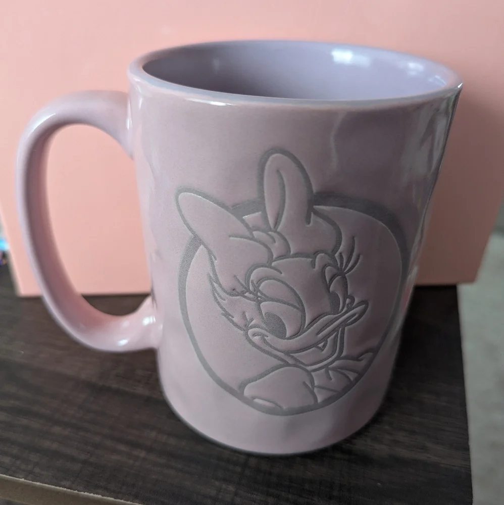 Daisy Duck Mug - Picture 3 of 4